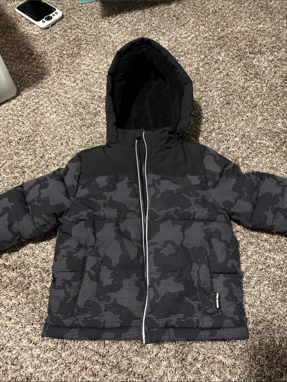 Hooded puffer jacket